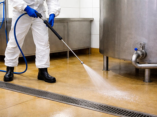 Limpieza y Desinfección de Maquinaria en la Industria Alimentaria